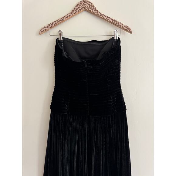TADASHI COLLECTION Vintage Black Strapless Velvet Gown Size 4 - Picture 6 of 8